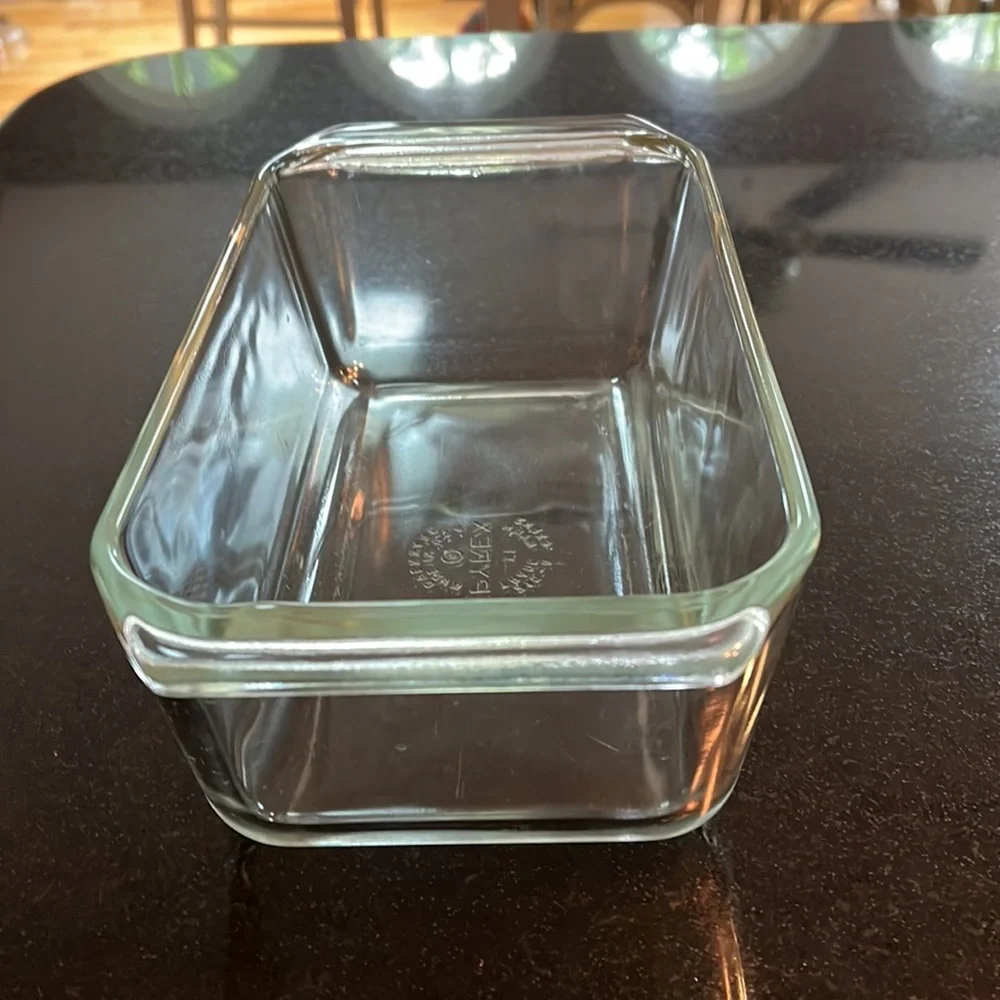 Pyrex - Loaf Dish. Nice Vintage Condition.